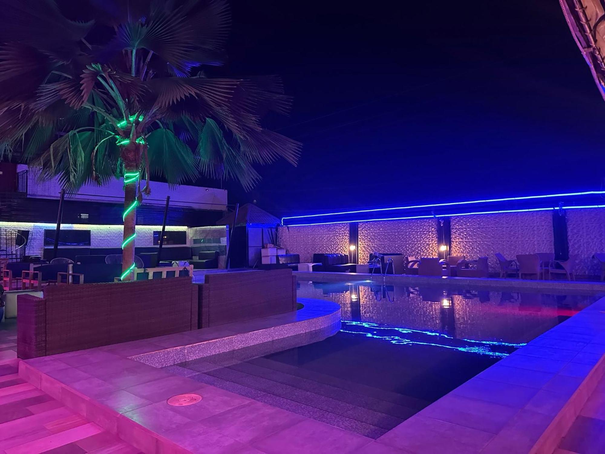 Apartments Plaza Hotel Kololi Exterior photo